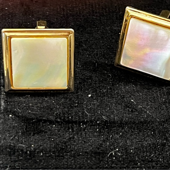 Vintage mother of pearl Square gold plated cuff links 1” - Picture 7 of 11